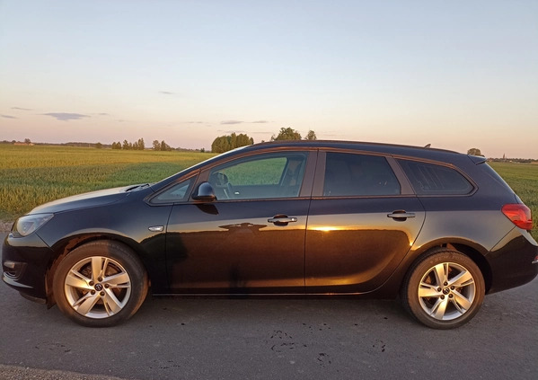 Opel Astra cena 33000 przebieg: 131000, rok produkcji 2015 z Bukowno małe 154